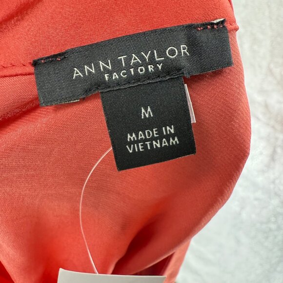 Ann Taylor Factory Womens Coral Short Sleeve Blouse With Tie Neck Size M 100% Po - Picture 5 of 9